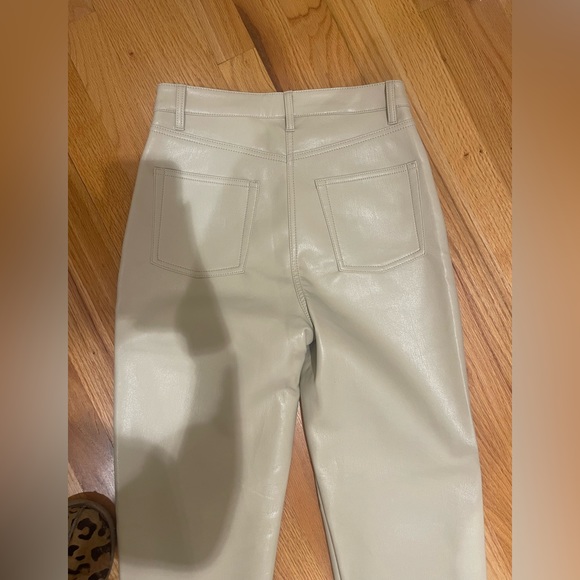 Aritzia Melina Pant in Birch - Picture 6 of 13